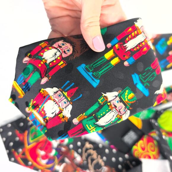 Vintage 90's Addiction Santa Christmas 100% Silk Ties (3)+ (1) Santa Suspenders - Picture 4 of 10